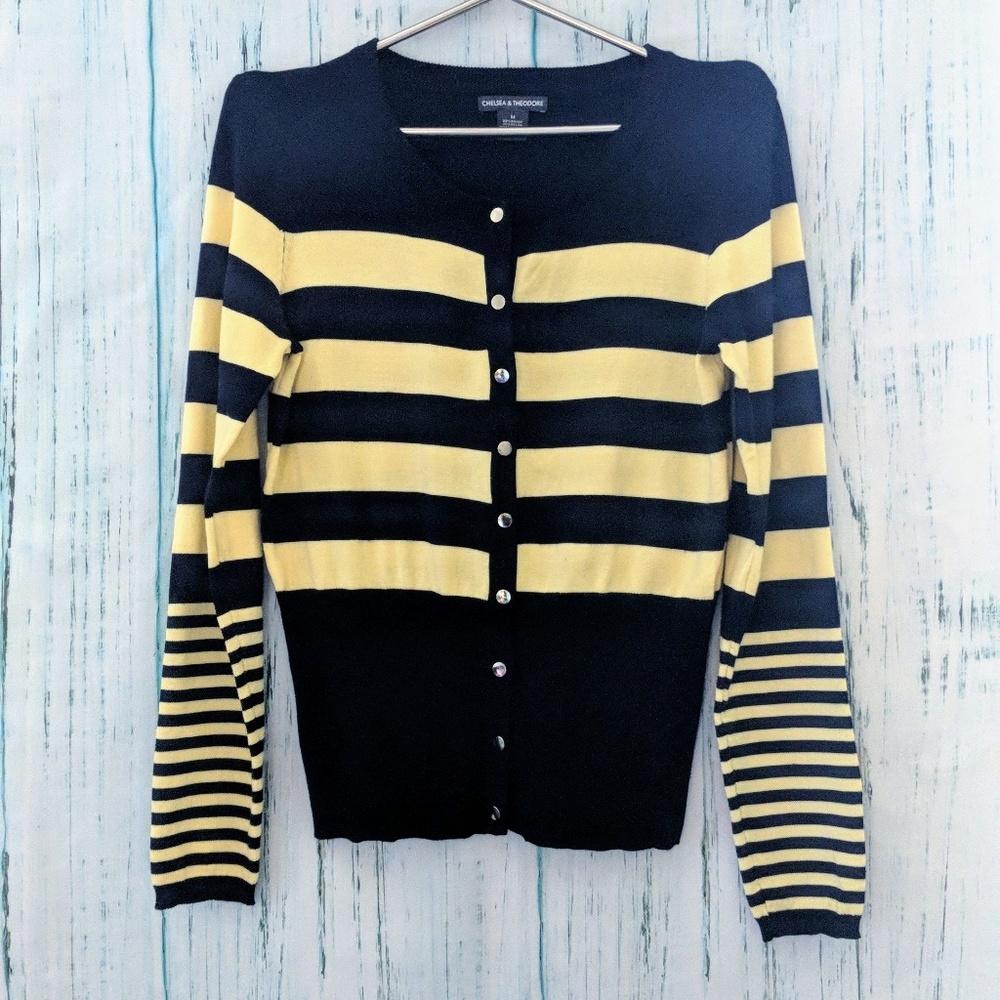 3/$20 Chelsea & Theodore Striped Crewneck Cardig…